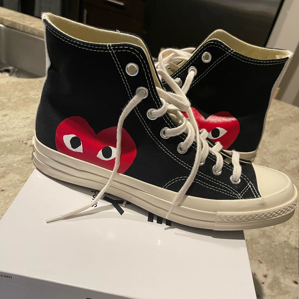 Comme Des Garçon Size 9 USD